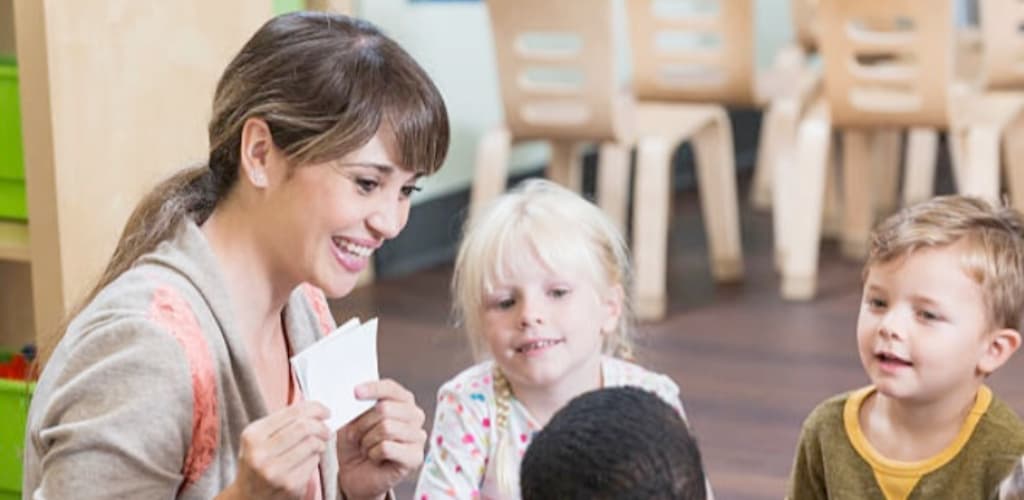 AI Flashcards vs. Traditional Flashcards: Which Should You Choose?